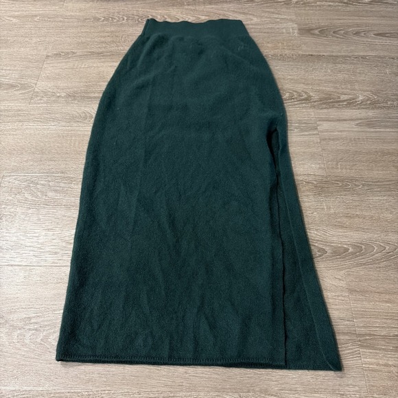 Frame Denim Dresses & Skirts - Frame Cashmere Blend Compact Pencil Skirt in Pine‎ Size XS